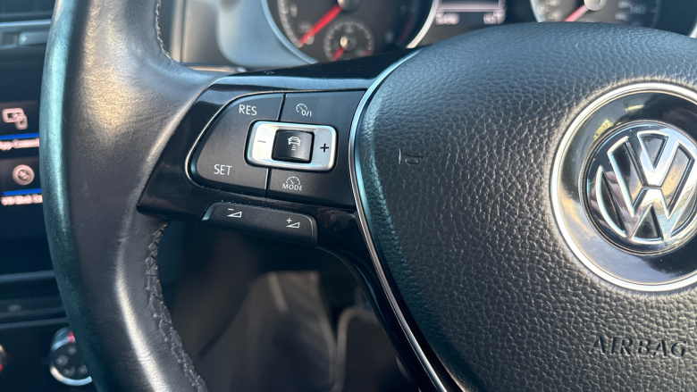 Volkswagen Golf 1.4 TSI SE [Nav] 5dr Petrol Hatchback